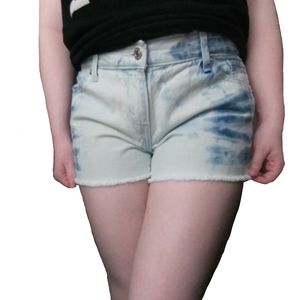 Levi Frayed White Birch Cut Off Shorts
